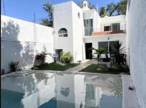 Cuernavaca, 10 personas, alberca privada y jardín